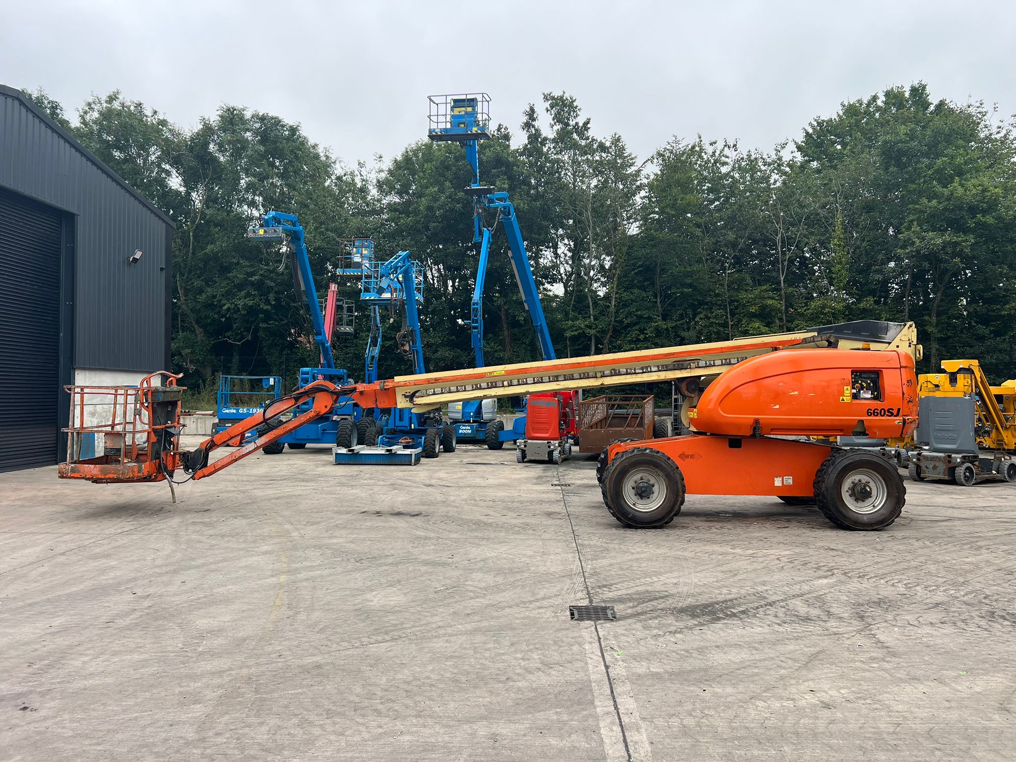 Sold - Articulated Boom Lift - View 2